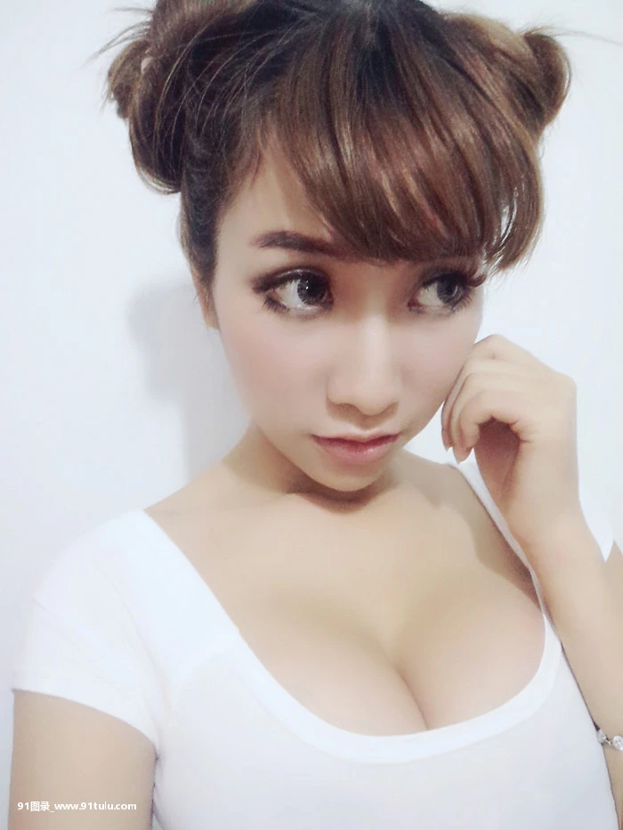 虎牙美女吴梓嫣高清爆乳自拍 [9P][マイコラス 夫人 写真]